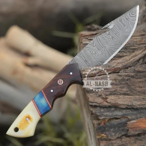 hunting knife with gut hook